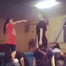 简单欢快的成人舞蹈视频,欢快旋律下的成人舞蹈盛宴